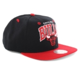 Chicago Bulls Mitchell and Ness NBA Arch 2 Tone Retro Snapback Cap Black Red -
