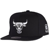 Mitchell & Ness Black White EU448 Snapback CHICAGO BULLS Black, Size:ONE SIZE -