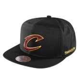 Mitchell & Ness Herren Caps / Snapback Cap NBA Black Ripstop Honeycomb Cleveland Cavaliers schwarz Verstellbar -